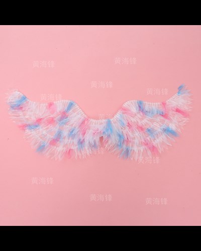 כנפי נוצות לבן מפואר צבעוני עם אורות לד מתחלפים