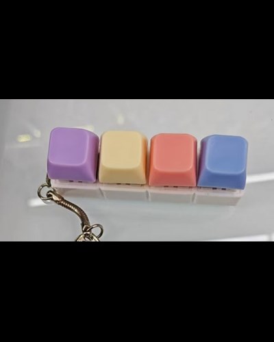 מחזיק מפתחות מקלדת שורה 4 לחצנים / בלי אור /